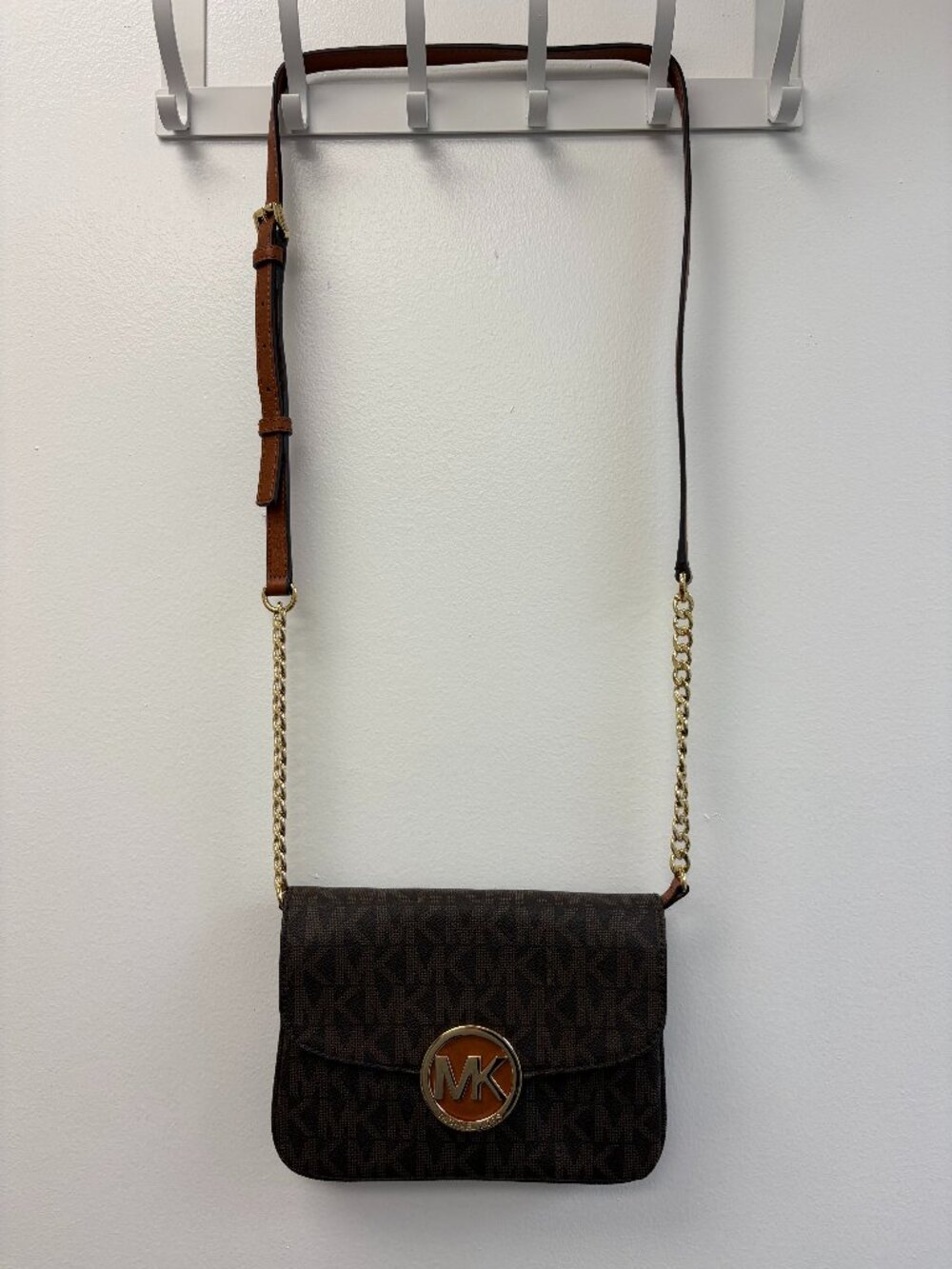 Michael Kors - Fulton Large Flap Crossbody Bag